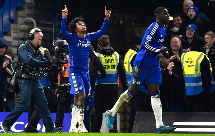 Willian comemora gol do chelsea contra o Everton (Foto: Getty Images)