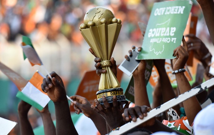 Costa do Marfim comemora título da Copa da África com torcedores (Foto: AFP)