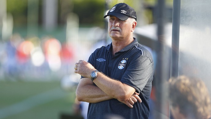 Felipão comanda time contra o Avenida (Foto: Lucas Uebel / Grêmio, DVG)