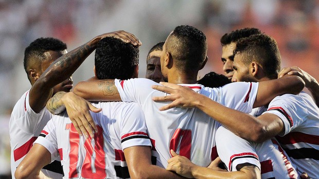 São Paulo x XV de Piracicaba Luis Fabiano (Foto: Marcos Ribolli)