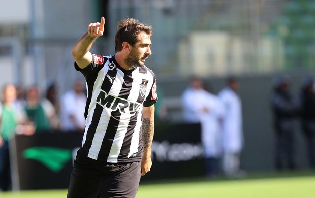 Lucas Pratto comemora gol do Atlético-mg contra o Tupi (Foto: Cristiane Mattos / Futura Press)