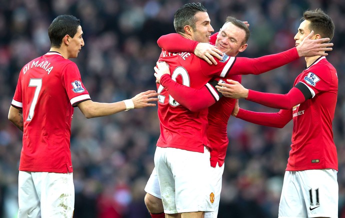 Van Persie comemora gol do Manchester United contra o Leicester (Foto: Agência AP )