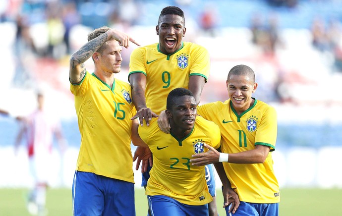 Mamute Comemoração do Brasil contra o Paraguai (Foto: Rafael Ribeiro / CBF)