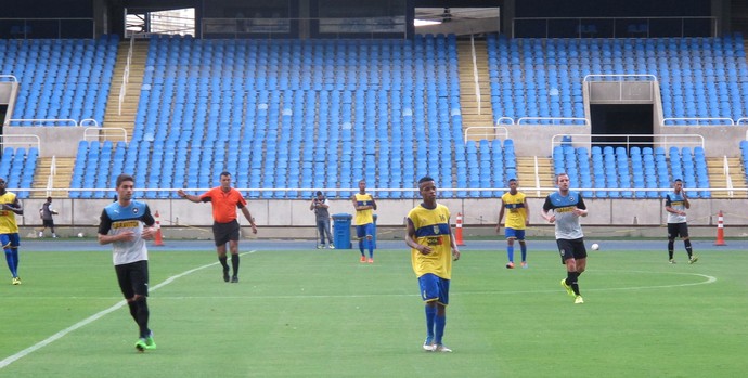 Jogo Treino Botafogo x Duque Caxiense (Foto: Marcelo Baltar)