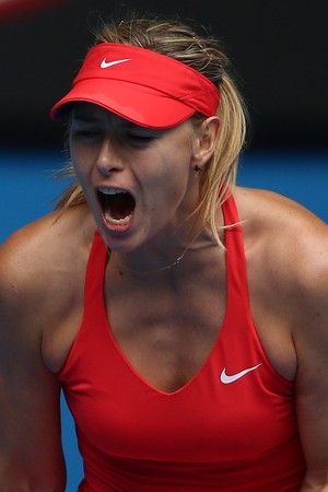 Maria Sharapova vence Eugenie Bouchard no Aberto da Austrália 2015 (Foto: Getty Images)