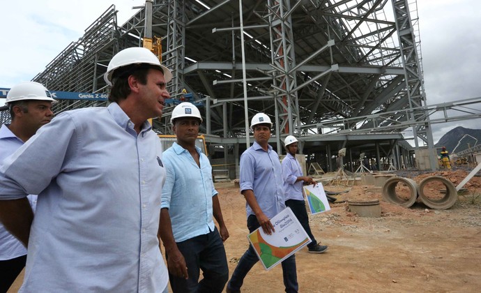 Prefeito Eduardo Paes e Romário no Parque Olímpico (Foto: Beth Santos/ divulgação)