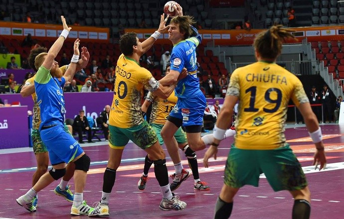 Eslovênia bate o Brasil no Mundial do Catar (Foto: Divulgação/IHF)