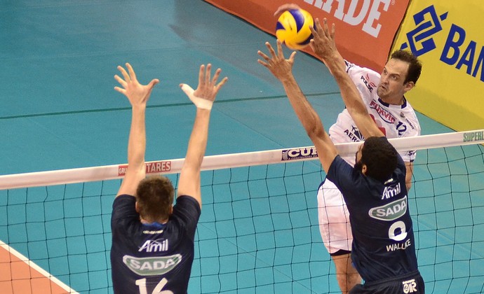 Lipe Vôlei Taubaté x Cruzeiro Superliga (Foto: Jonas Barbetta/Tuddo Comunicação)