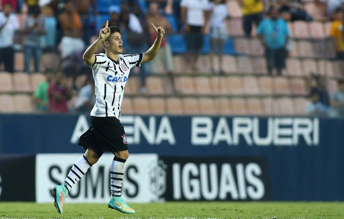 Matheus Cassini gol Corinthians (Foto: Marcos Bezerra/Futura Press)