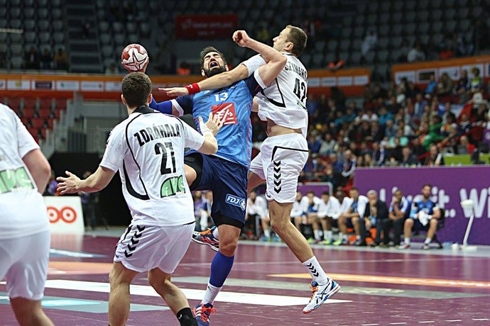 França, de Nikola Karabatic, venceu a República Tcheca no Mundial do Catar (Foto: Divulgação/IHF)