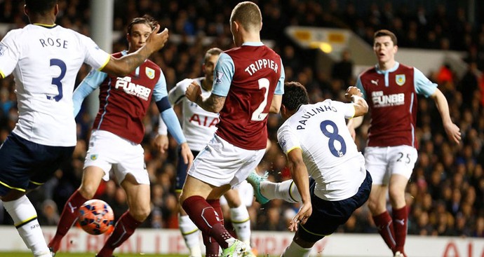 Paulinho Tottenham X Burnley (Foto: Divulgação / Site Oficial Tottenham)