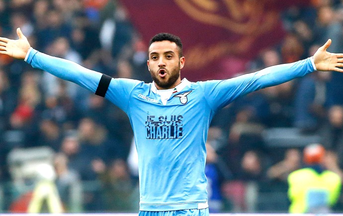 Felipe Anderson comemora gol da Lazio contra a Roma (Foto: Agência Reutes)