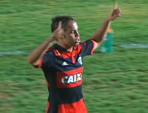 Douglas Baggio  comemora gol do Flamengo contra o Sampaio Correa, Copinha (Foto: Reprodução )