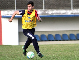 Alisson zagueiro do Paraná (Foto: Douglas Trevisan / Divulgação Paraná)