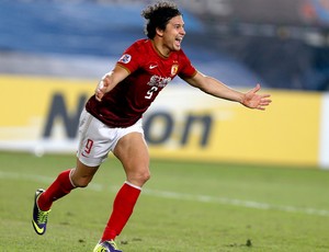 Elkeson comemoração jogo Guangzhou Evergrande contra Seoul final (Foto: Reuters)