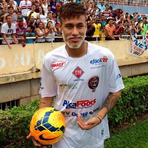 Neymar Futebol contra a Fome Uberlândia MG (Foto: Raul Neto)