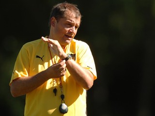 Diego Aguirre durante treinamento no Peñarol (Foto: Divulgação/Arquivo)