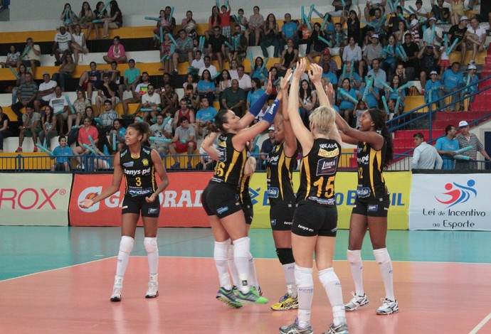 Praia Clube x Maranhão - Superliga Feminina 2014 (Foto: Assessoria/Praia Clube)