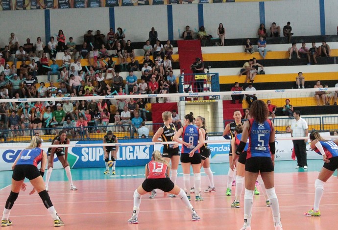 Praia Clube x Maranhão - Superliga Feminina 2014 (Foto: Gullit Castro)