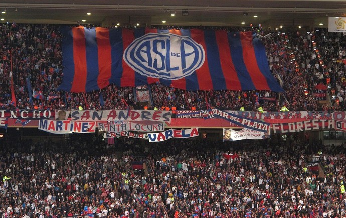 Bandeira Cristiano Ronaldo, Real Madrid x San Lorenzo (Foto: Felipe Schmidt)