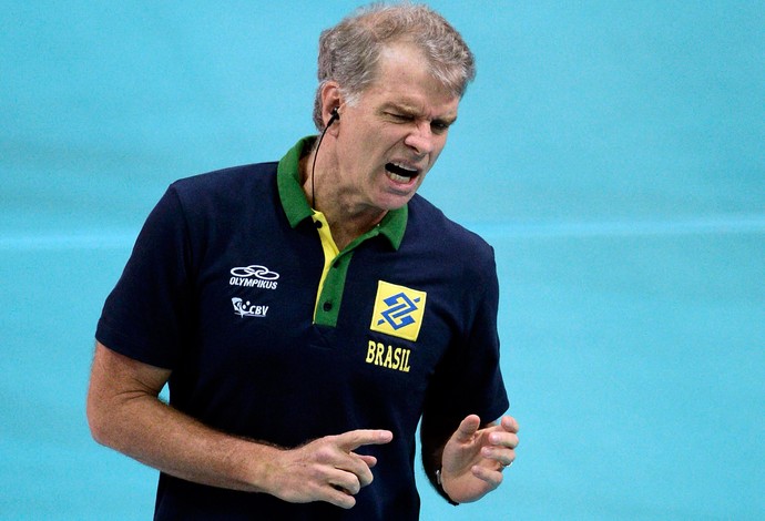 Bernardinho vôlei Brasil x Polônia (Foto: Reuters)