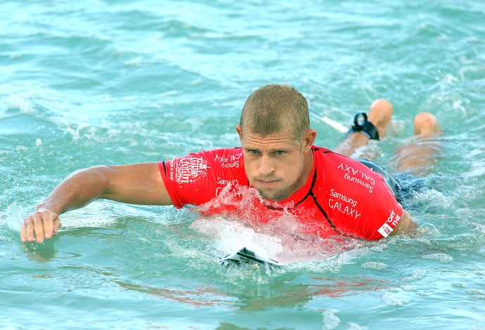 Mick Fanning, surfe, Pipeline (Foto: Marcio Fernandes / Ag. Estado)