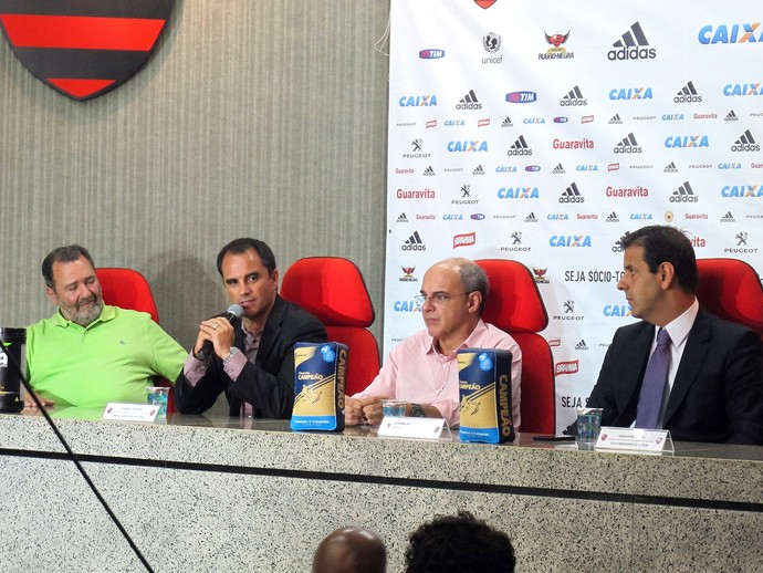 coletiva do rodrigo Caetano Flamengo (Foto: Thales Soares)