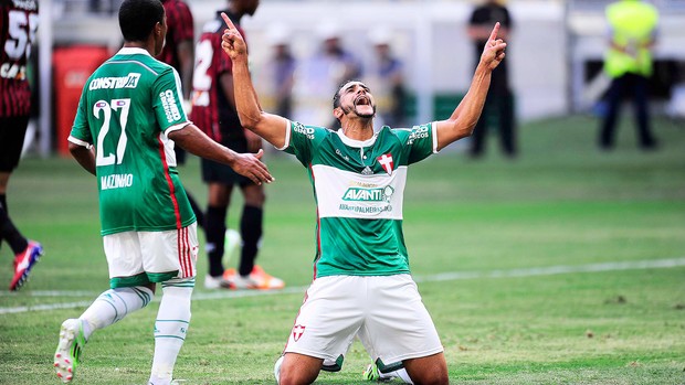 Palmeiras x Atlético-pr, Henrique Gol (Foto: Marcos Ribolli)