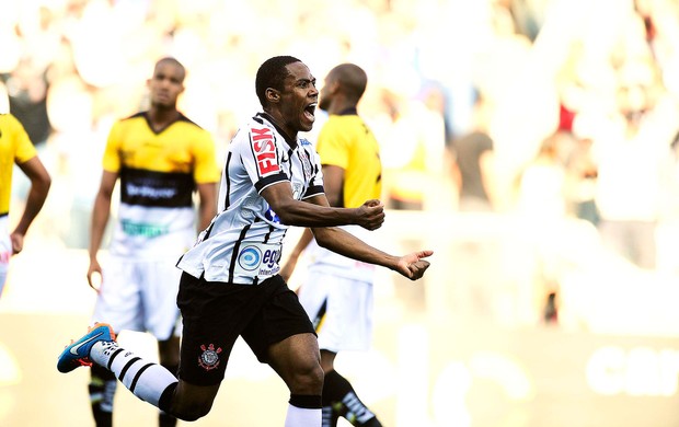 Elias gol, Corinthians x Criciuma (Foto: Marcos Ribolli)