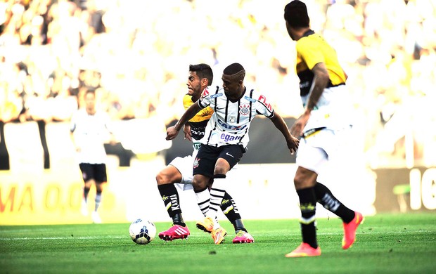 Malcom, Corinthians x Criciuma (Foto: Marcos Ribolli)