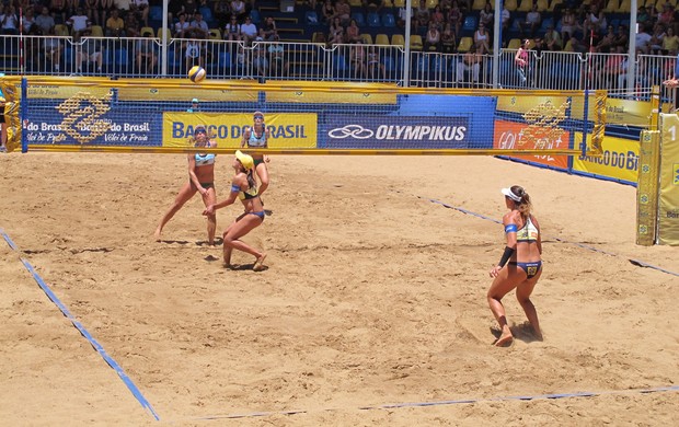 Talita e Larissa x Juliana e Maria Elisa Porto Alegre (Foto: José Geraldo Azevedo)