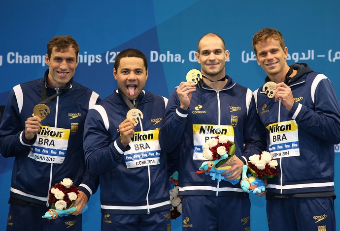 Brasil conquista o ouro no revezamento 4x50m medley no Mundial de Doha (Foto: Satiro Sodré/SSPRESS)