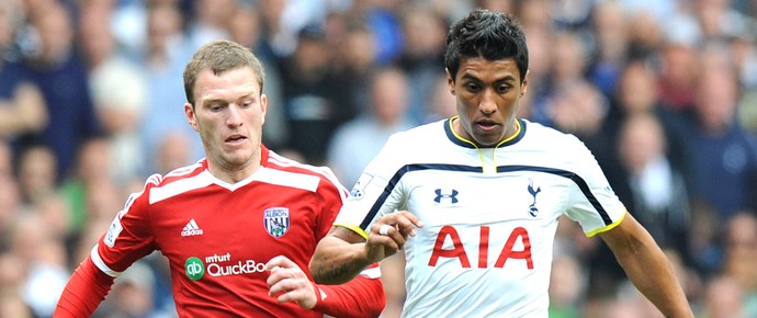 Paulinho, Tottenham X West Bromwich (Foto: Agência AFP )