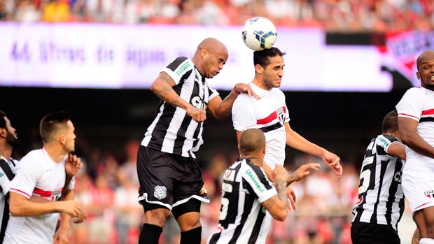 São Paulo X Figueirense (Foto: Marcos Ribolli)