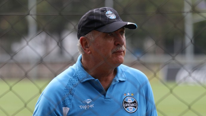 Felipão em treino do Grêmio (Foto: Diego Guichard)