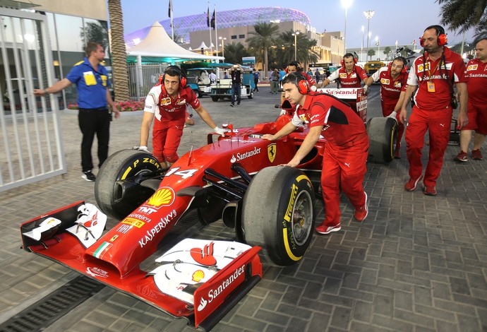 Alonso - Formula 1 Treino Livre - Abu Dhabi (Foto: AP)