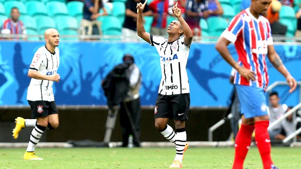 Malcom comemora gol do Corinthians contra o Bahia (Foto: Getty Images)