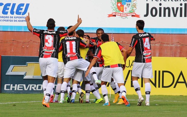 Joinville x Ponte Preta comemoração (Foto: José Carlos Fornér/JEC)