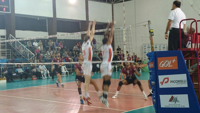 Vôlei Juiz de Fora Canoas Superliga 2014 (Foto: Bruno Ribeiro)