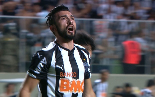 Dátolo, meia do Atlético-MG, comemora gol sobre o Cruzeiro - Final da Copa do Brasil (Foto: Reprodução/TV Globo Minas)