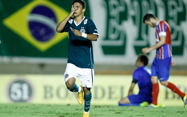 Erik gol goiás x Bahia (Foto: Adalberto Marques / Ag. Estado)