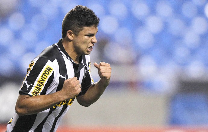 Elkeson, Botafogo e Vasco (Foto: Wagner Meier / Agif)