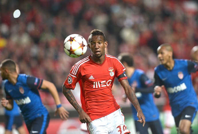 Talisca, Benfica X Monaco (Foto: Agência AFP)