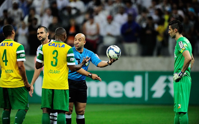 jean pierre gonçalves lima CORINTHIANS X CORITIBA (Foto: Marcos Ribolli)