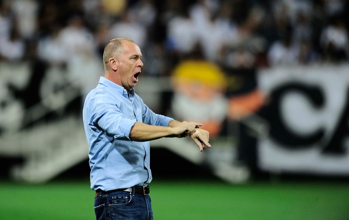 mano menezes CORINTHIANS X CORITIBA (Foto: Marcos Ribolli)