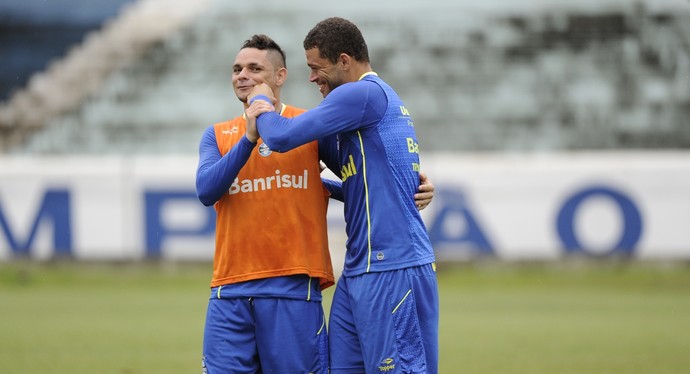 pará edinho treino grêmio (Foto: Marcelo Oliveira/Agência RBS)