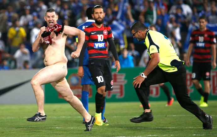 Invasão torcedor Western Sydney Wanderers (Foto: Agência Reuters)