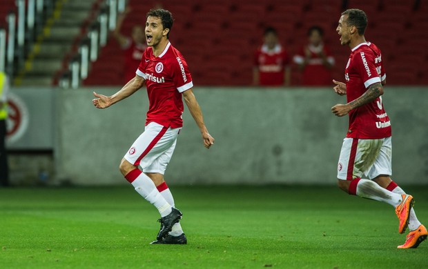 Nilmar comemora o gol do Inter (Foto: Alexandre Lops/Divulgação, Inter)