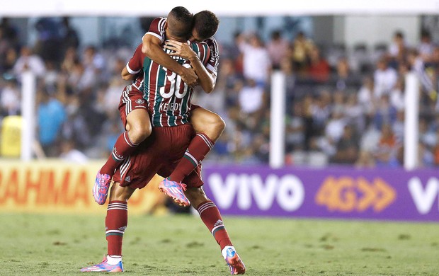 Edson comemora gol do Fluminense contra o Santos (Foto: Ricardo Saibun / Photocamera)