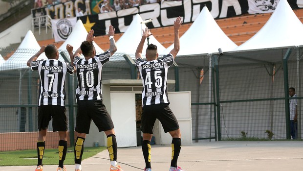 Gabriel comemora gol do Santos contra o Palmeiras (Foto: Getty Images)